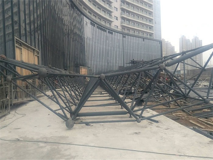 楚雄万豪酒店雨棚网架